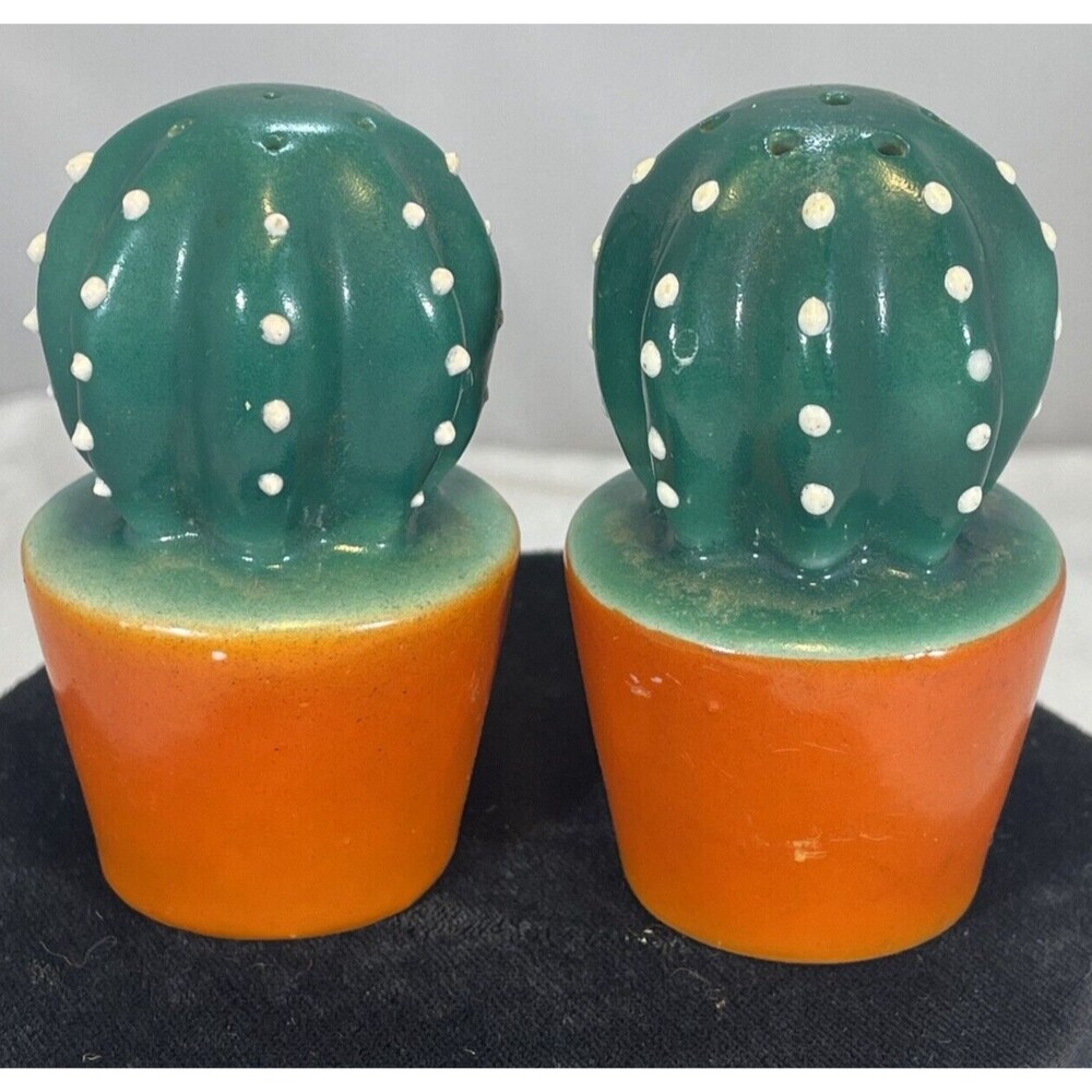 Vintage Cactus In Orange Pots Ceramic Salt And Pepper Shakers Made In Japan